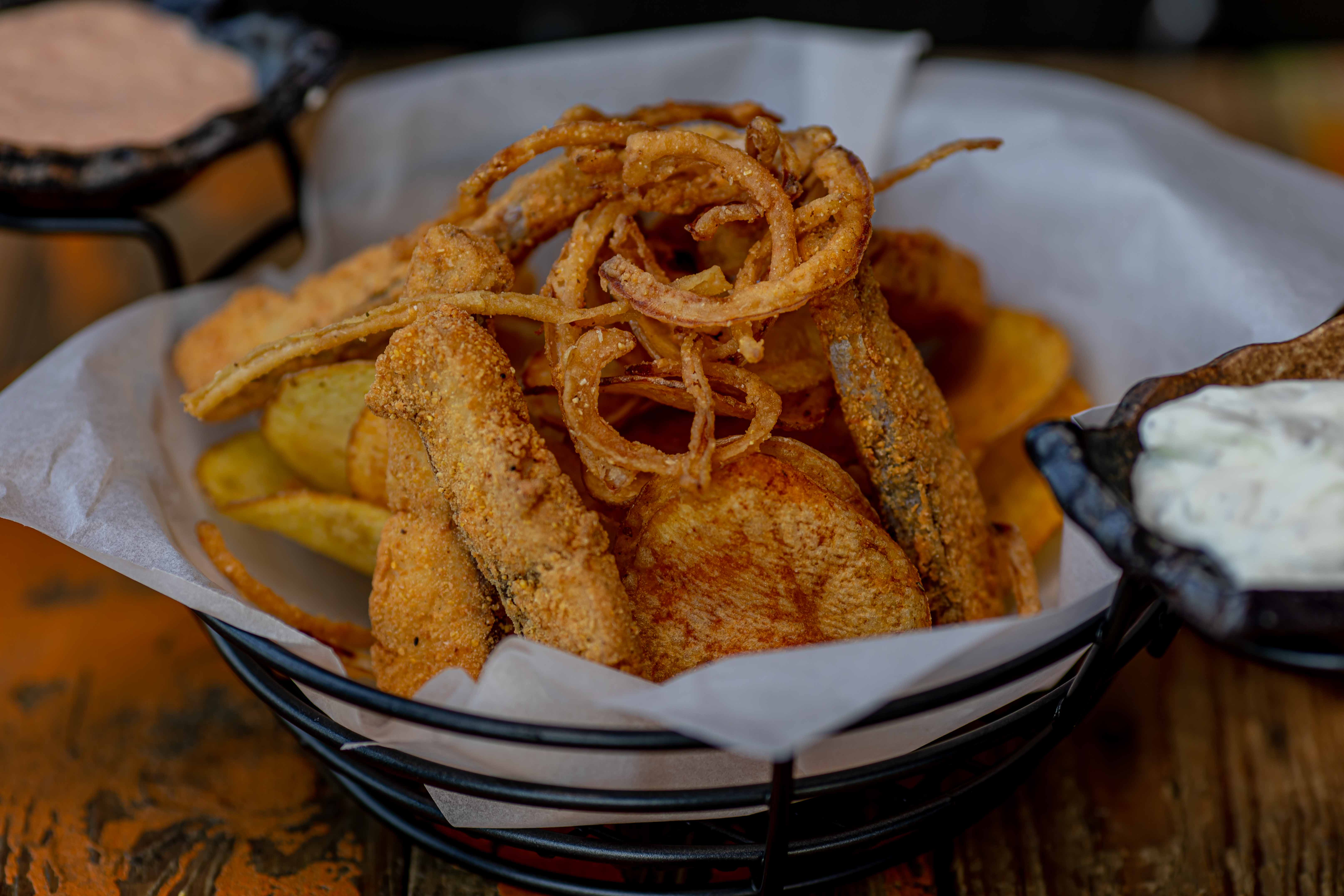 FISH & CHIPS
